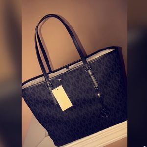 Michael Kors Jet Set Tote